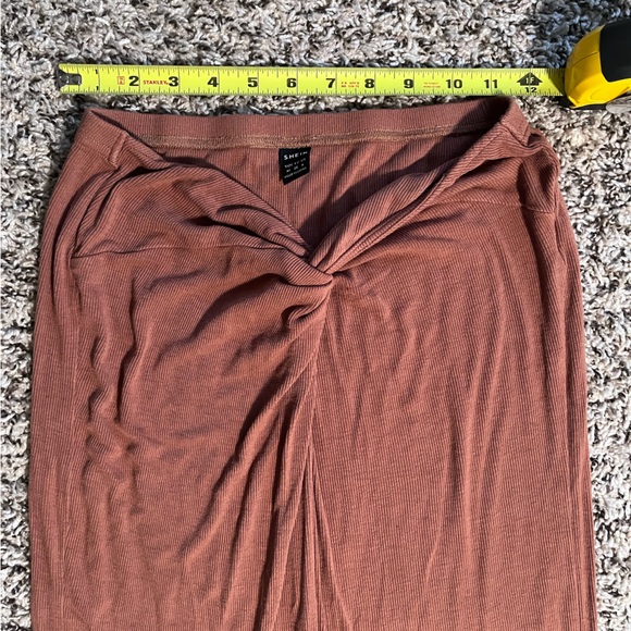 SHEIN Brown Bodycon Pencil Skirt with Front Slit – Form Fitting Stretch - Picture 3 of 5